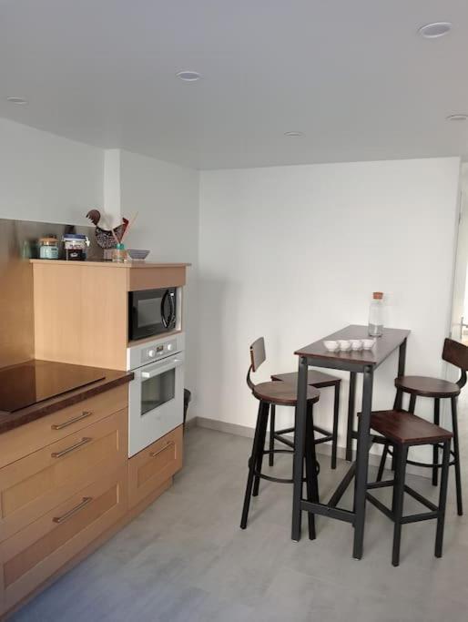 Maison De Village Avec Superbe Vue Cuq  Extérieur photo